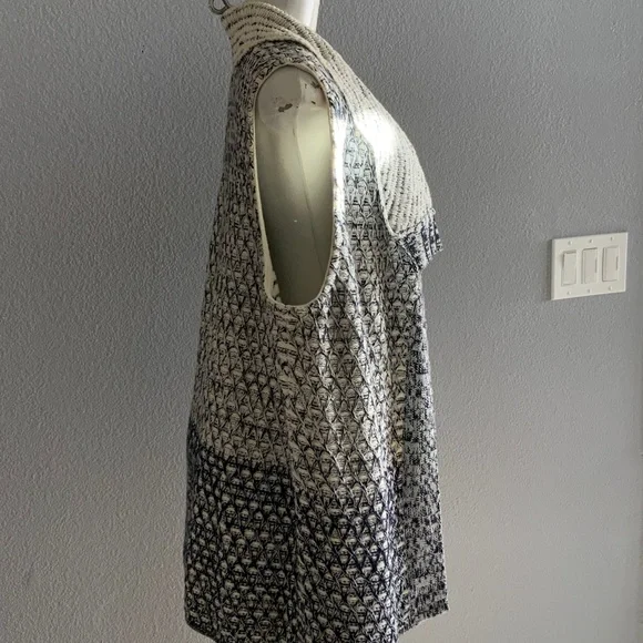 Chico's Black and White Sleeveless Knit Vest - Picture 3 of 5